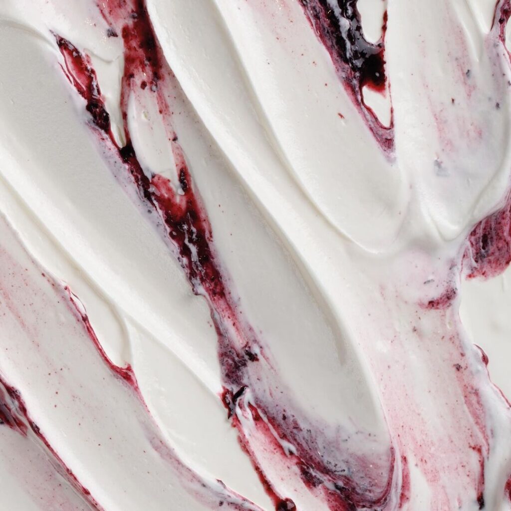 Queso con moras confitadas
